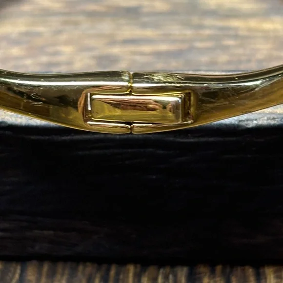 kate spade Gold Bow Bangle Bracelet - Picture 10 of 10